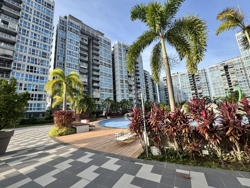 Sprawling Landscape and Pool