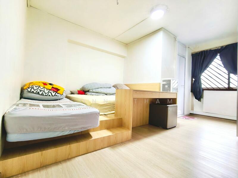 402 Fajar Road HDB Flat For Sale at S$ 600,000 | PropertyGuru Singapore - Bedroom