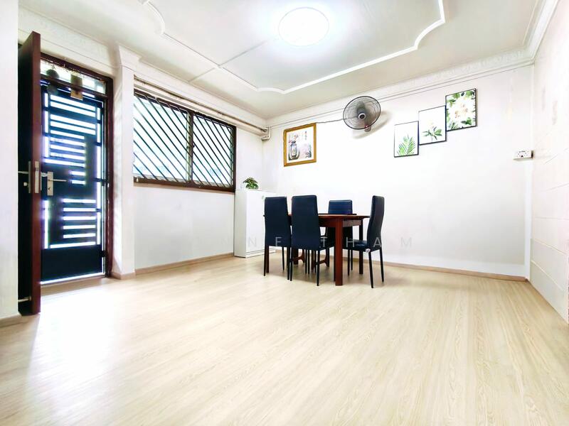 402 Fajar Road HDB Flat For Sale at S$ 600,000 | PropertyGuru Singapore - Dining Room