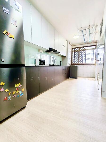 402 Fajar Road HDB Flat For Sale at S$ 600,000 | PropertyGuru Singapore - Kitchen