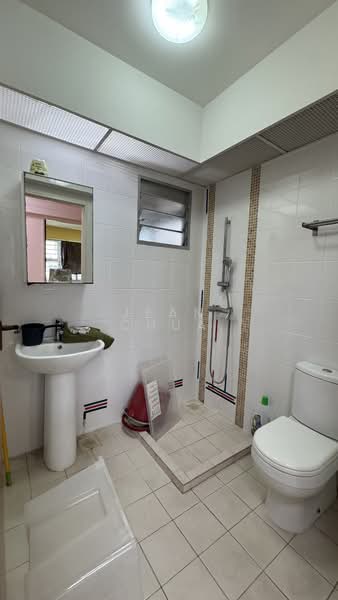 987A Buangkok Green HDB Flat For Sale at S$ 620,000 | PropertyGuru Singapore