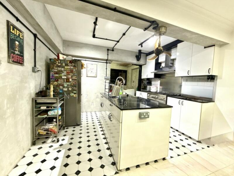 For Sale - 530 Woodlands Drive 14