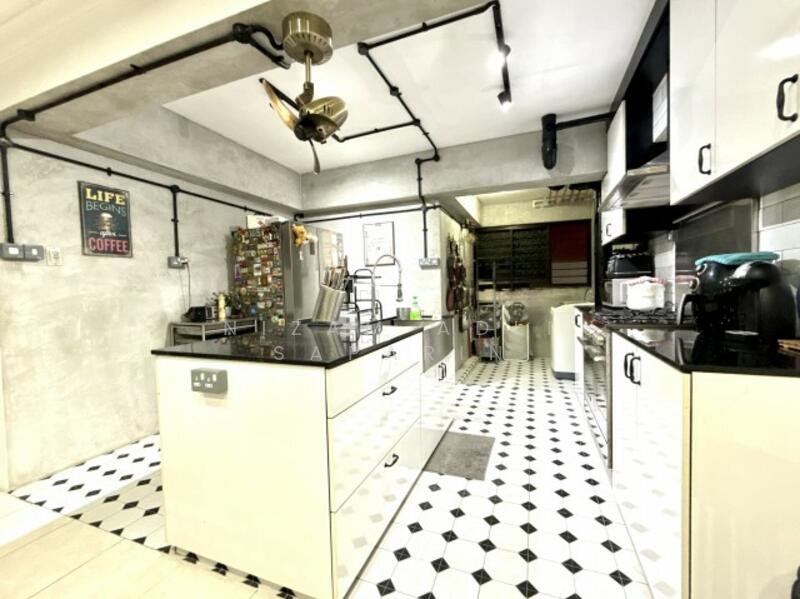 For Sale - 530 Woodlands Drive 14