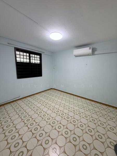 125 Lorong 1 Toa Payoh, 125 Lorong 1 Toa Payoh, 2 Bedrooms, 721 sqft, HDB Flat For Sale, by Lillian Koh, 60205004 - Bedroom - PropertyGuru.com.sg