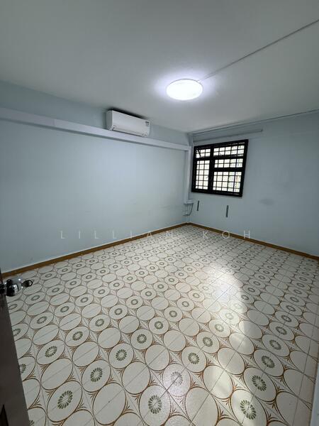 125 Lorong 1 Toa Payoh, 125 Lorong 1 Toa Payoh, 2 Bedrooms, 721 sqft, HDB Flat For Sale, by Lillian Koh, 60205004 - Bedroom - PropertyGuru.com.sg