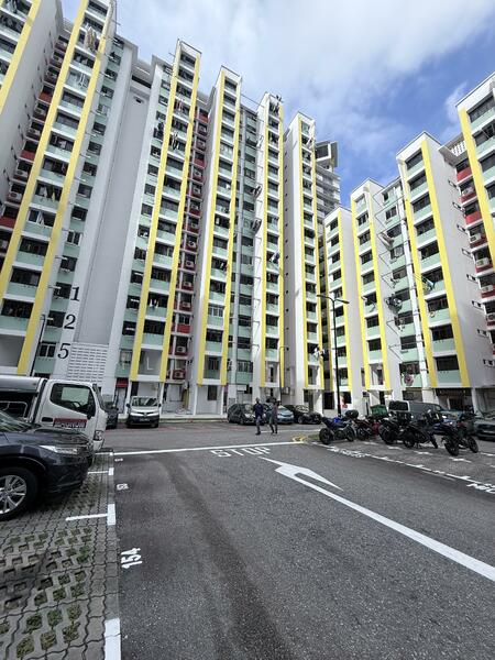 125 Lorong 1 Toa Payoh, 125 Lorong 1 Toa Payoh, 2 Bedrooms, 721 sqft, HDB Flat For Sale, by Lillian Koh, 60205004 - Exterior - PropertyGuru.com.sg