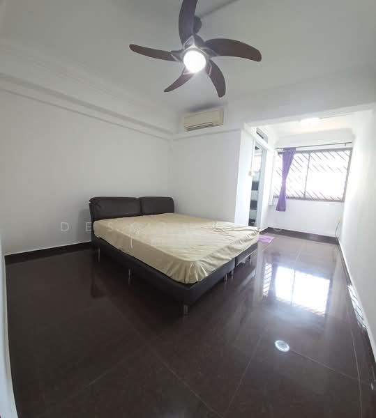 218 Choa Chu Kang Central HDB Flat For Sale at S$ 550,000 | PropertyGuru Singapore - Bedroom