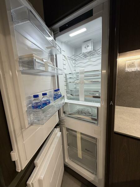 INTEGRATED REFRIGERATOR