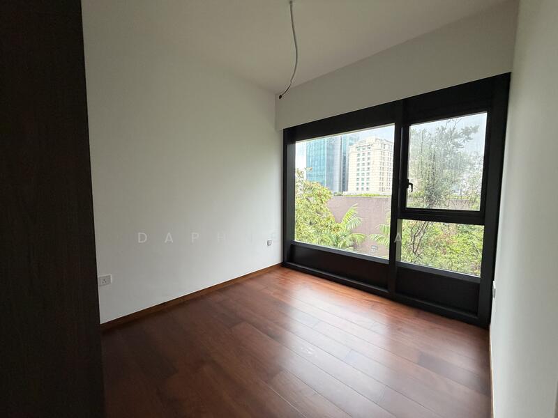 OFFERS LARGE WINDOWS FOR NATURAL LIGHT!