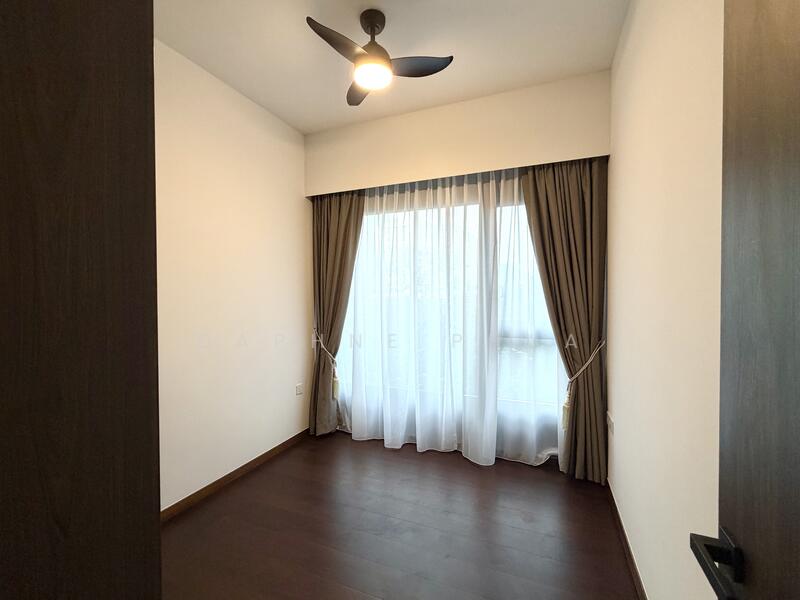 LARGE WINDOWS FOR NATURAL LIGHT