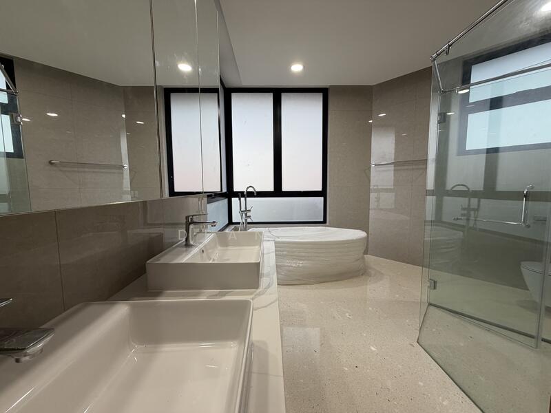 For Sale - ⭐️⭐️LANDED7772@ 3.5 Storey Semi-detached best buy. Brand New