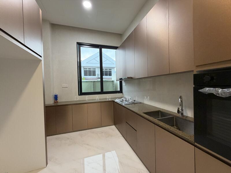 For Sale - ⭐️⭐️LANDED7772@ 3.5 Storey Semi-detached best buy. Brand New