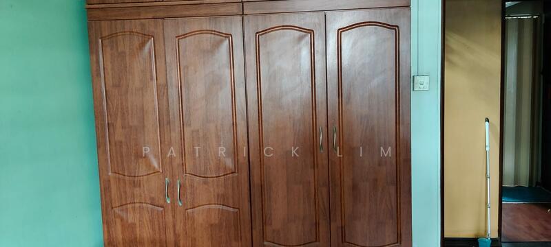 Four door wardrobe @ Bedroom