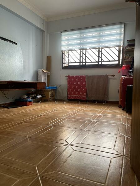 2nd common room w solid tiled flooring