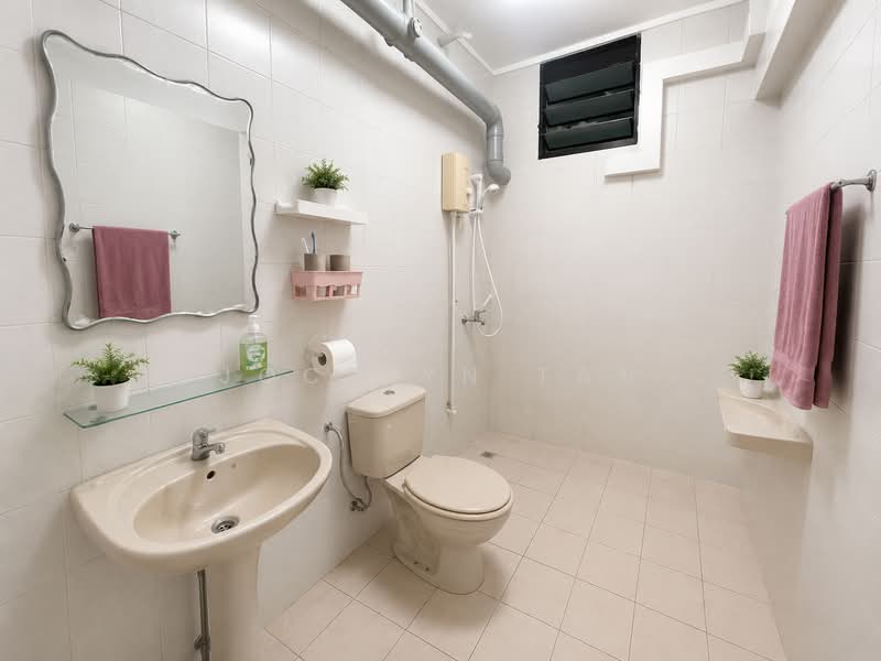 291E Bukit Batok Street 24, 291E Bukit Batok Street 24, 3 Bedrooms, 1,108 sqft, HDB Flat For Sale, by Jocelyn Tan, 60205547 - Master Bathroom - PropertyGuru.com.sg