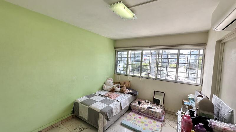 Blk 124 Paya Lebar Way, 5 Room For Sale