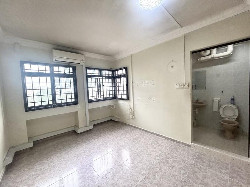 For Sale - 950 Hougang Street 91