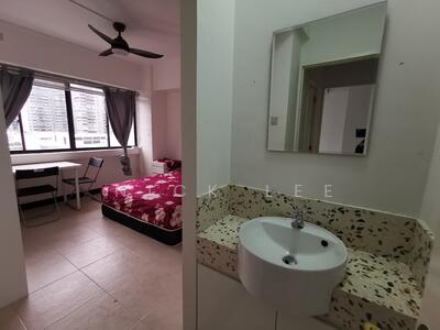 For Rent - Lucky Plaza