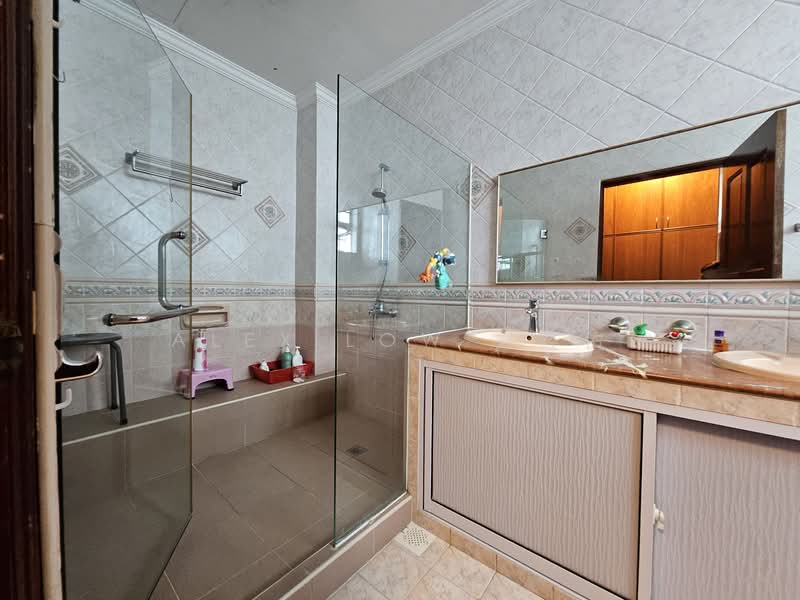 Near marine parade mrt room rental, , Room Rental, 150 sqft, Corner Terrace For Rent, by Alex Low 刘经佑, 60205764 - Bathroom - PropertyGuru.com.sg