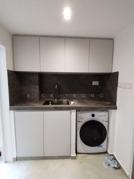 For Rent - Lakepoint Condo