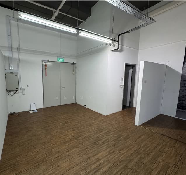 Direct Access @ Kallang, Kallang, 1,959 sqft, Light Industrial (B1) For Rent, by Betsy Loh, 60206186 - Entrance - CommercialGuru.com.sg