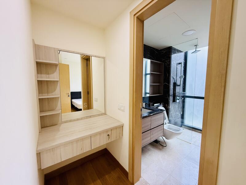 Dressing table & Master Bathroom