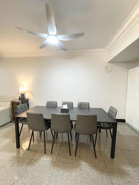 8-10 Seater Dining Area