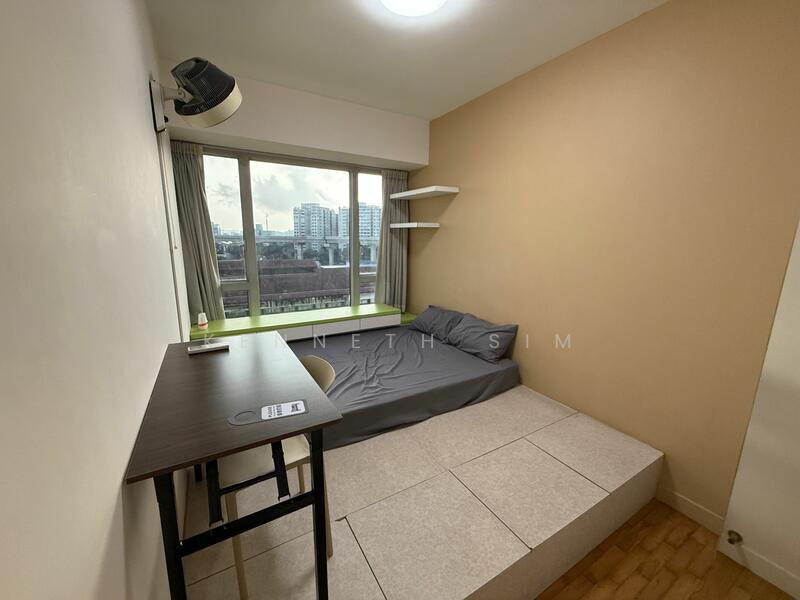 CR4 Queen Common Bedroom