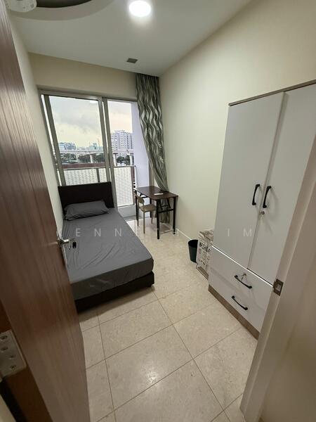 PRS2 Balcony Right door bedroom 