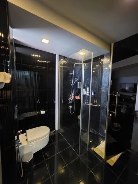 Windy Heights, 80 Jalan Daud, Room Rental, 250 sqft, Condominium For Rent, by Alvin Oh, 60206413 - Rain shower  - PropertyGuru.com.sg