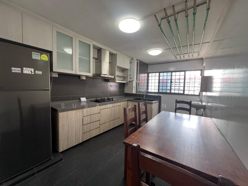 For Rent - 301 Jurong East Street 32