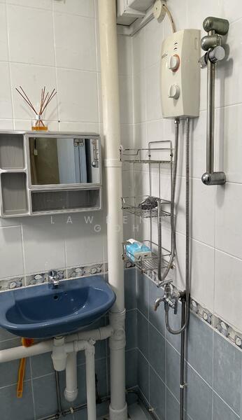 Master Room Attached Toilet - 1 Of 3