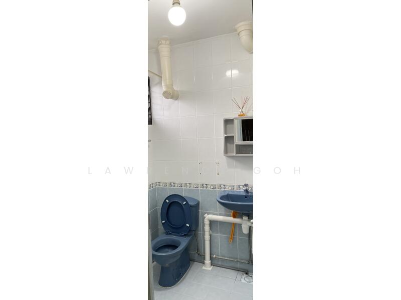 Master Room Attached Toilet - 2 Of 3