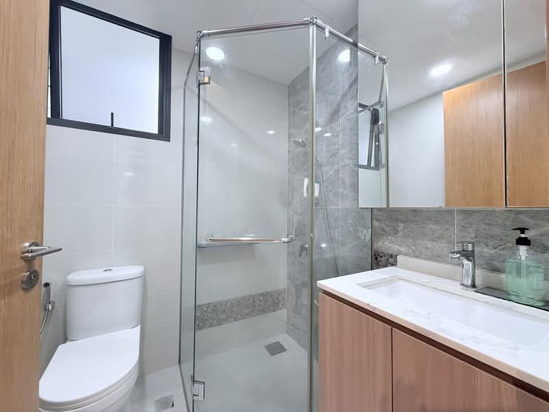La Fiesta, 58 Sengkang Square, Hougang / Punggol / Sengkang, 3 Bedrooms, 1,001 sqft, Condominium For Sale, by Elise Liew, 60206913 - Bathroom - PropertyGuru.com.sg