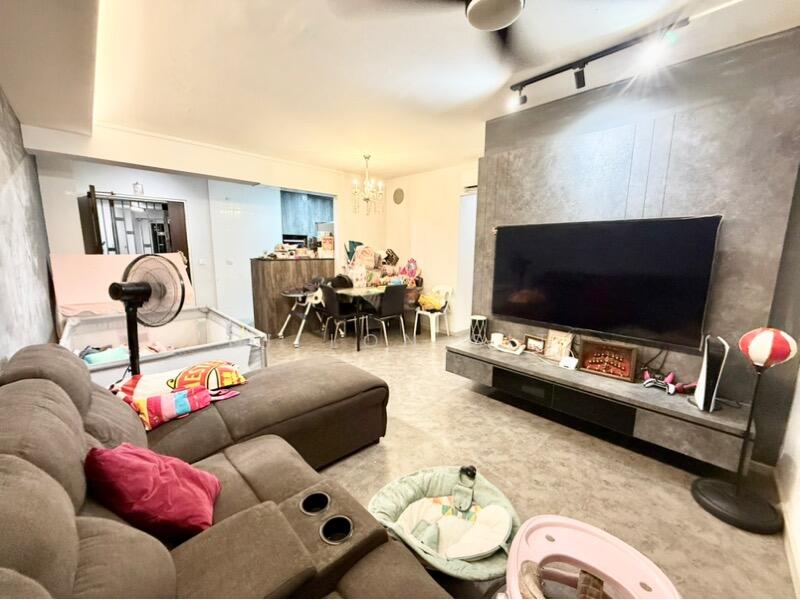 For Sale - 289B Compassvale Crescent