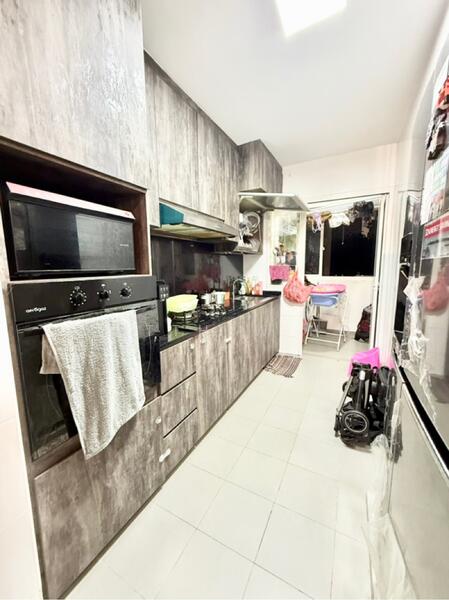 For Sale - 289B Compassvale Crescent