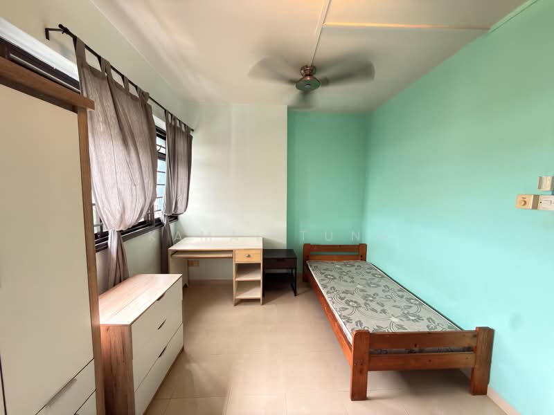 504A Montreal Drive HDB Flat For Sale at S$ 828,000 | PropertyGuru Singapore - Bedroom