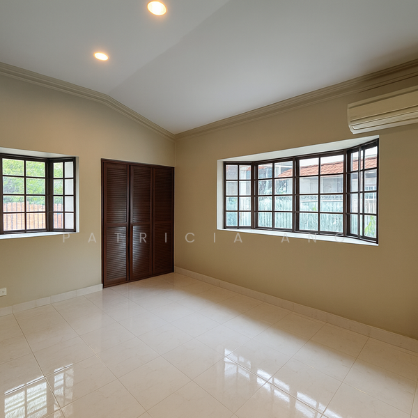 Sunset Square / Sunset Way Estate, Sunset Way, 4 Bedrooms, 3,500 sqft, Detached House For Sale, by Patricia Ang, 60207140 - Living Room - PropertyGuru.com.sg