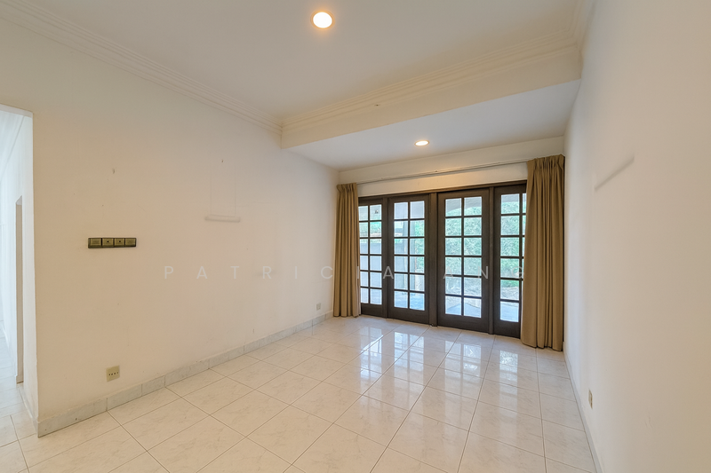 Sunset Square / Sunset Way Estate, Sunset Way, 4 Bedrooms, 3,500 sqft, Detached House For Sale, by Patricia Ang, 60207140 - Living Room - PropertyGuru.com.sg