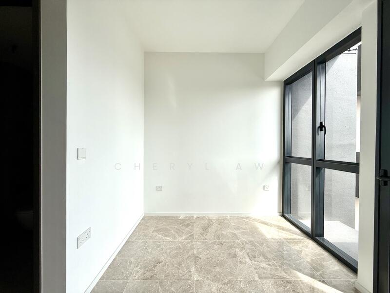 Fits Queen-sized Bed