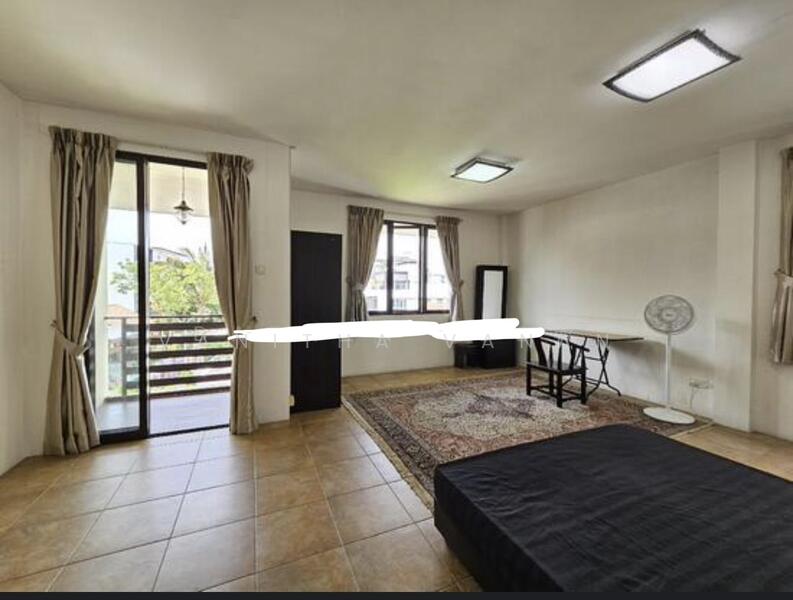 Master Bedroom with balcony 