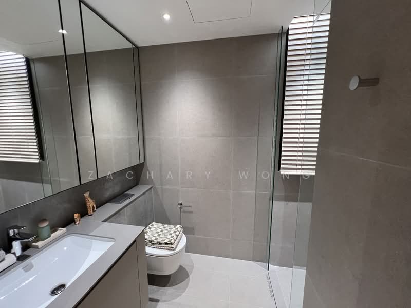 CHEAPEST 4 BEDROOM! AT EC PRICING! 10 MIN TO MRT!, , 3 Bedrooms, 990 sqft, Apartment For Sale, by Zachary Wong, 60207341 - Bathroom - PropertyGuru.com.sg