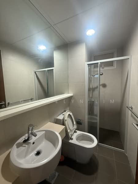 City Square Residences Condominium For Sale at S$ 3,600,000 | PropertyGuru Singapore - Bathroom