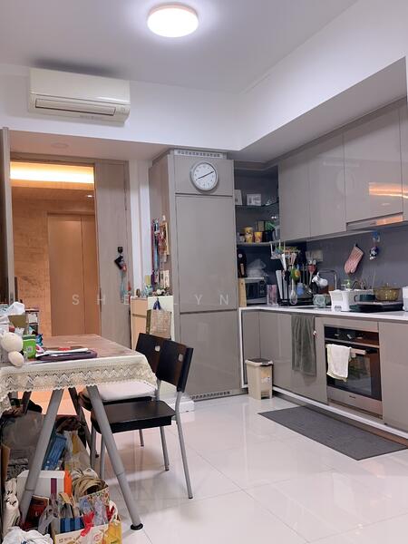 Spacious dinning and kitchen space