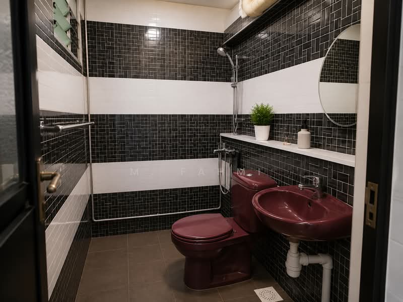 714 Woodlands Drive 70, 714 Woodlands Drive 70, 3 Bedrooms, 1,076 sqft, HDB Flat For Sale, by M. Fahmi, 60207507 - Bathroom - PropertyGuru.com.sg