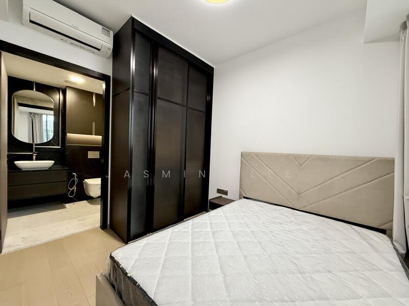 Bedroom fitted with Queen Bed