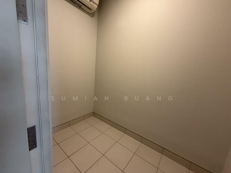 Utility Room with WC