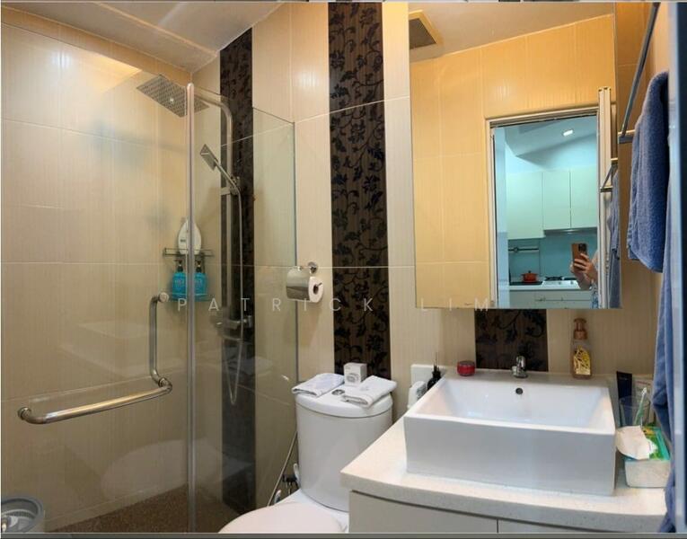 Spacious Bathroom