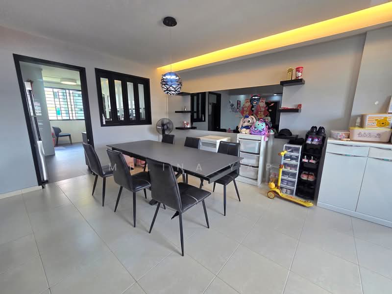 488A Tampines Avenue 9 HDB Flat For Sale at S$ 750,000 | PropertyGuru Singapore - Dining Room