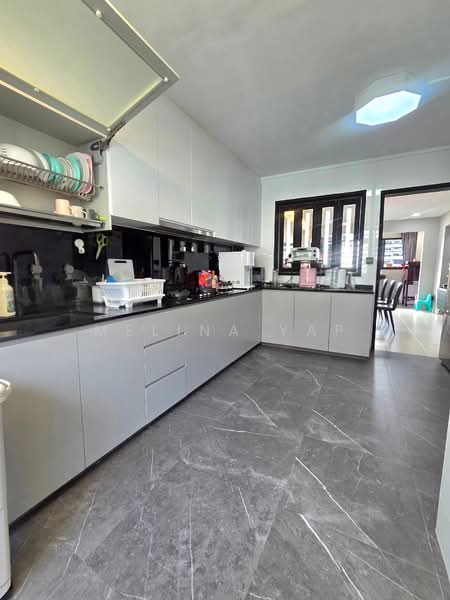 488A Tampines Avenue 9 HDB Flat For Sale at S$ 750,000 | PropertyGuru Singapore - Kitchen